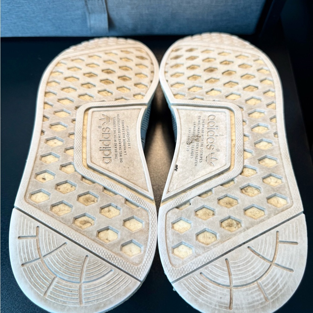 (Men’s 10.5) Adidas NMD R1 Gray Primeknit White/Black shoes - Picture 4 of 5
